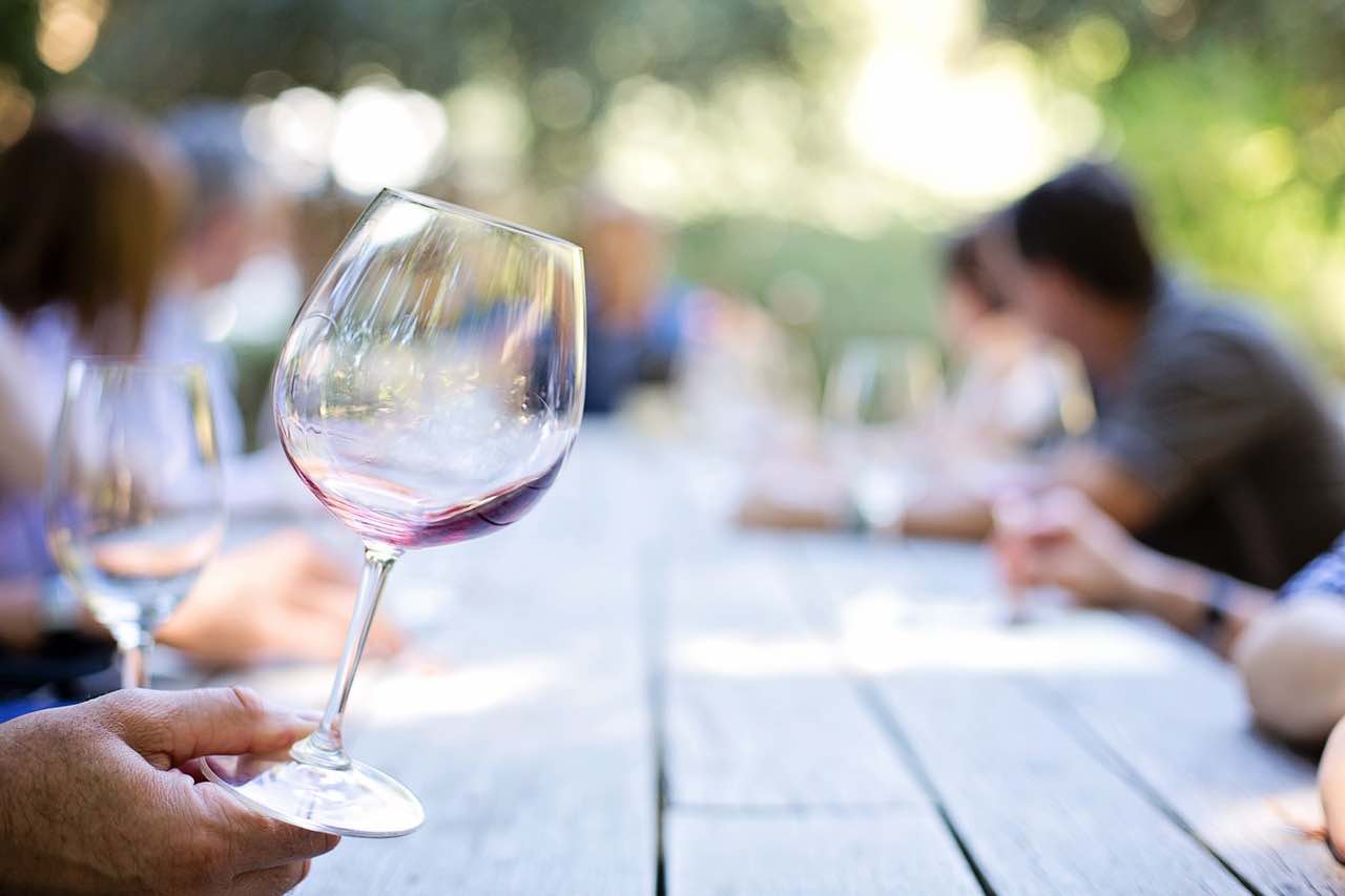Addio al Celibato con Degustazione di Vini a Barcellona